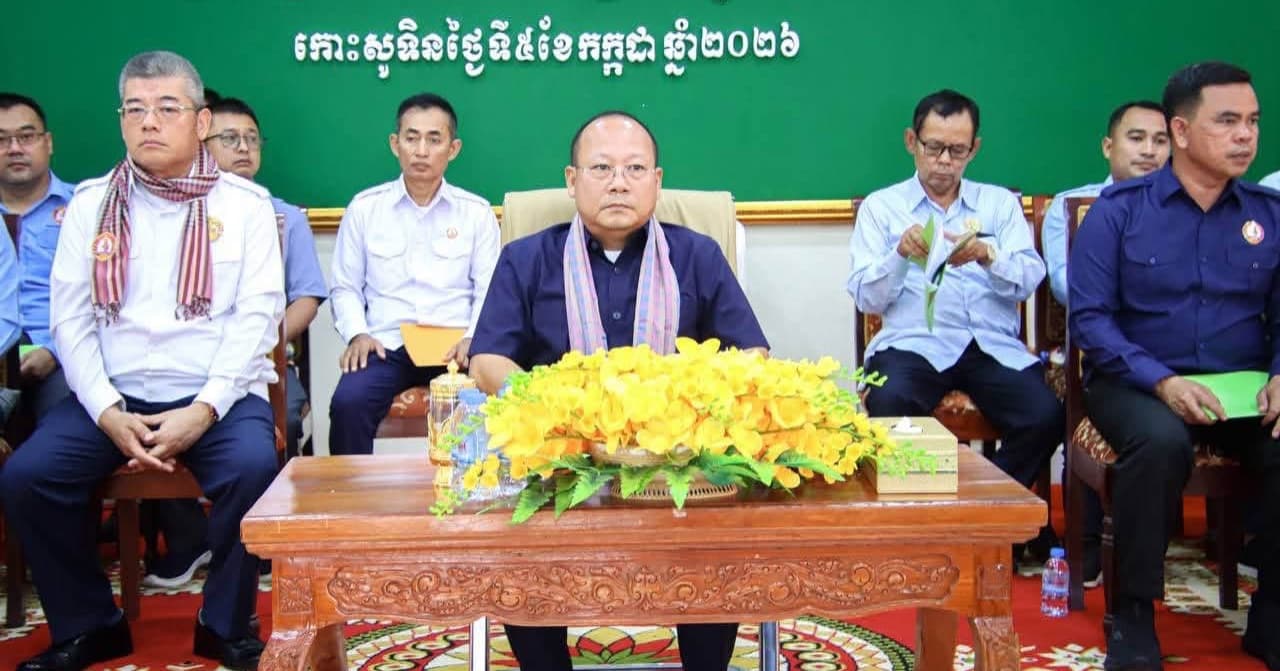 (វិដេអូ) ប្រធានក្រុមការងារគណបក្សប្រជាជនចុះ មូលដ្ឋានស្រុកកោះសូទិន ប្តេជ្ញាជួយគាំទ្រ លើកកម្ពស់សេវាអប់រំ និងមណ្ឌលសុខភាព កាន់តែល្អប្រសើរ
