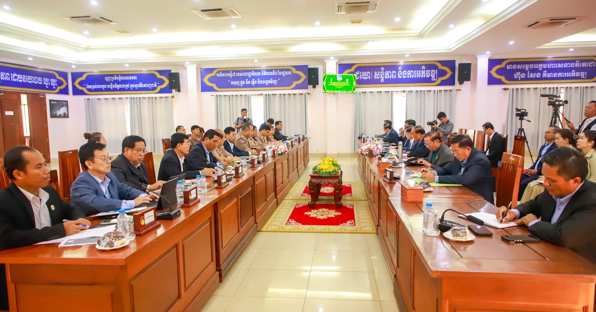 គណៈកម្មការទី៩ នៃរដ្ឋសភា ចុះបំពេញបេសកកម្ម និងពិភាក្សាការងារជាមួយថ្នាក់ដឹកនាំរដ្ឋបាលខេត្តស្ទឹងត្រែង